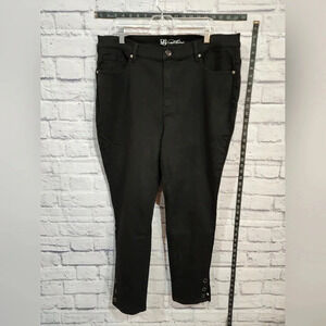 DG2 black ankle length straight leg jeans with stretch Size 18WT
